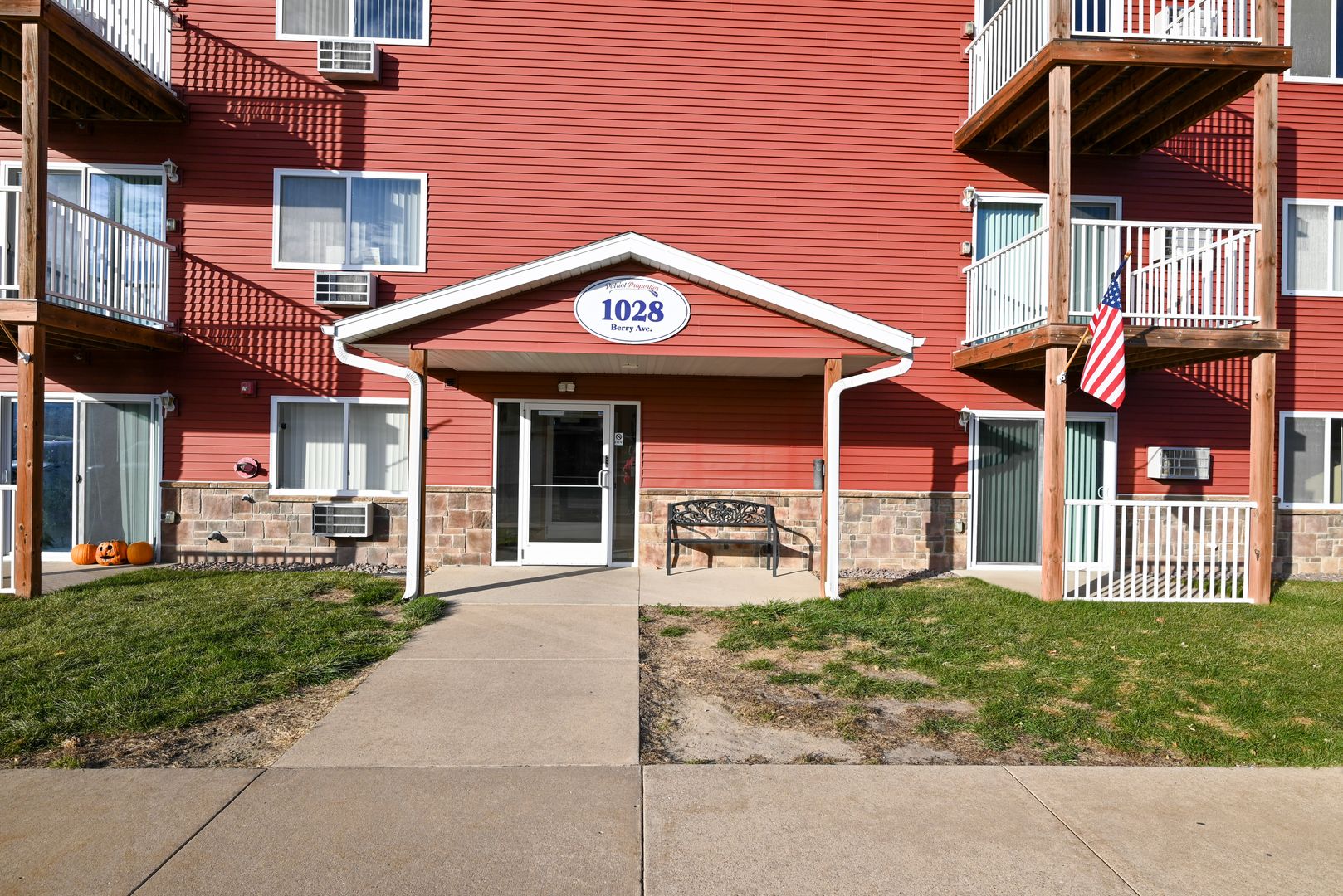 Tomah Apartment: 1010-1028 Berry Avenue