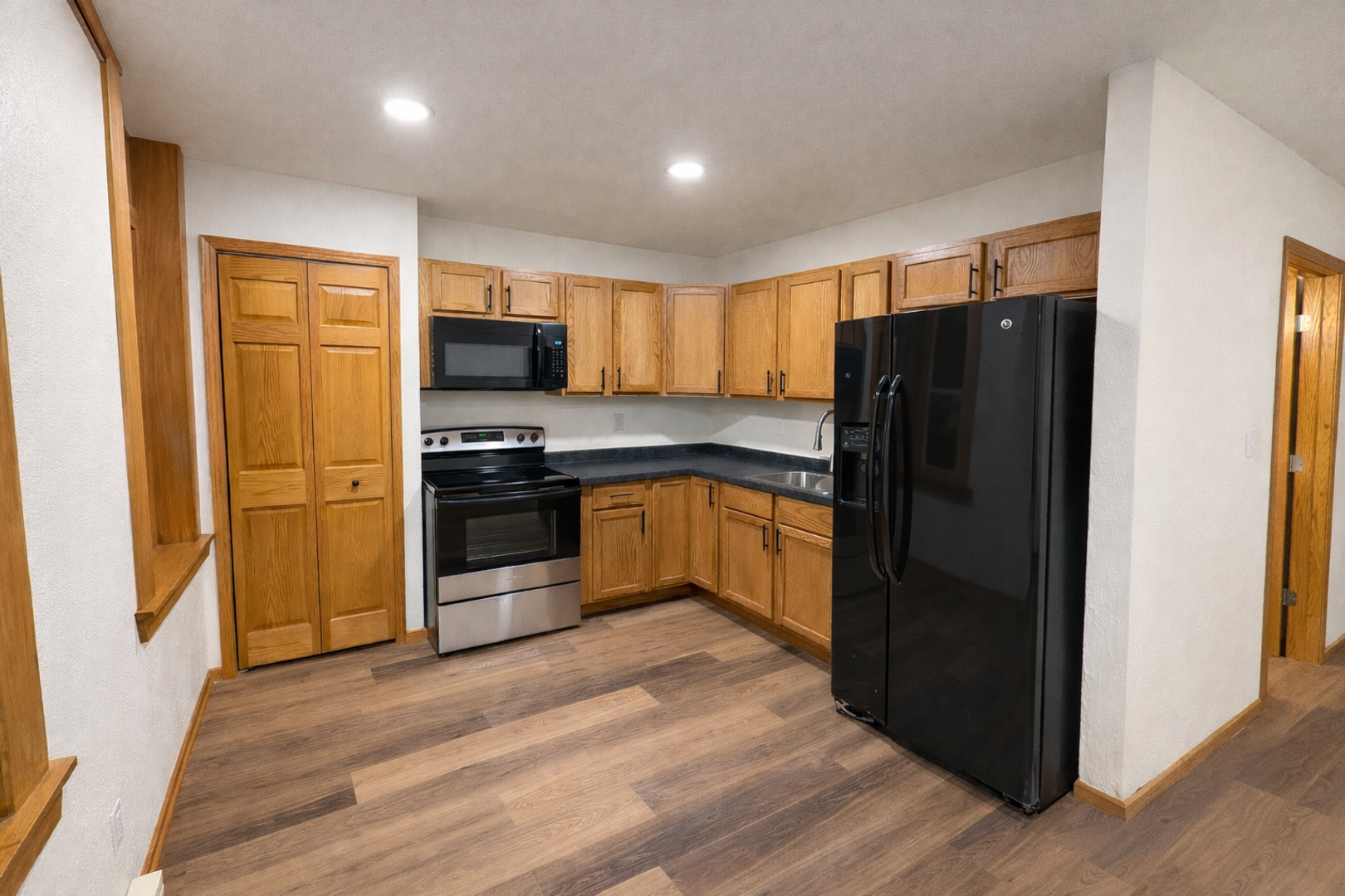 Baraboo Apartment: 107 Walnut Street