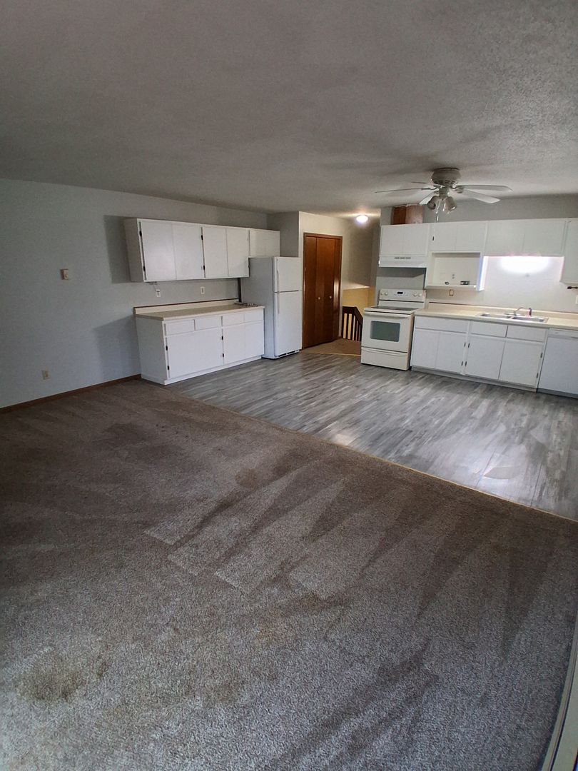 Baraboo Apartment: 125/127 Sycamore Street