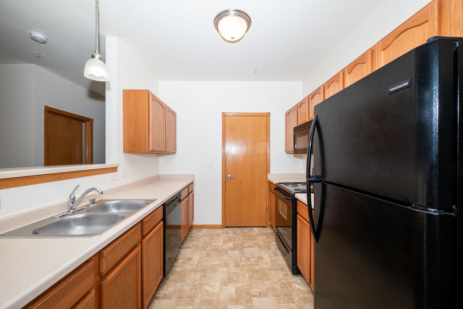 BARABOO Apartment: 915 ELLIS Avenue