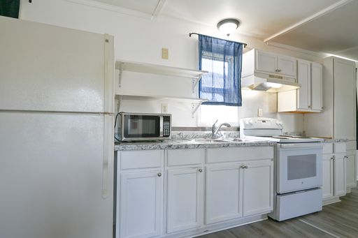 Studio Apartment at Vine Street Apartments - FIRST MONTH FREE! – photo 1