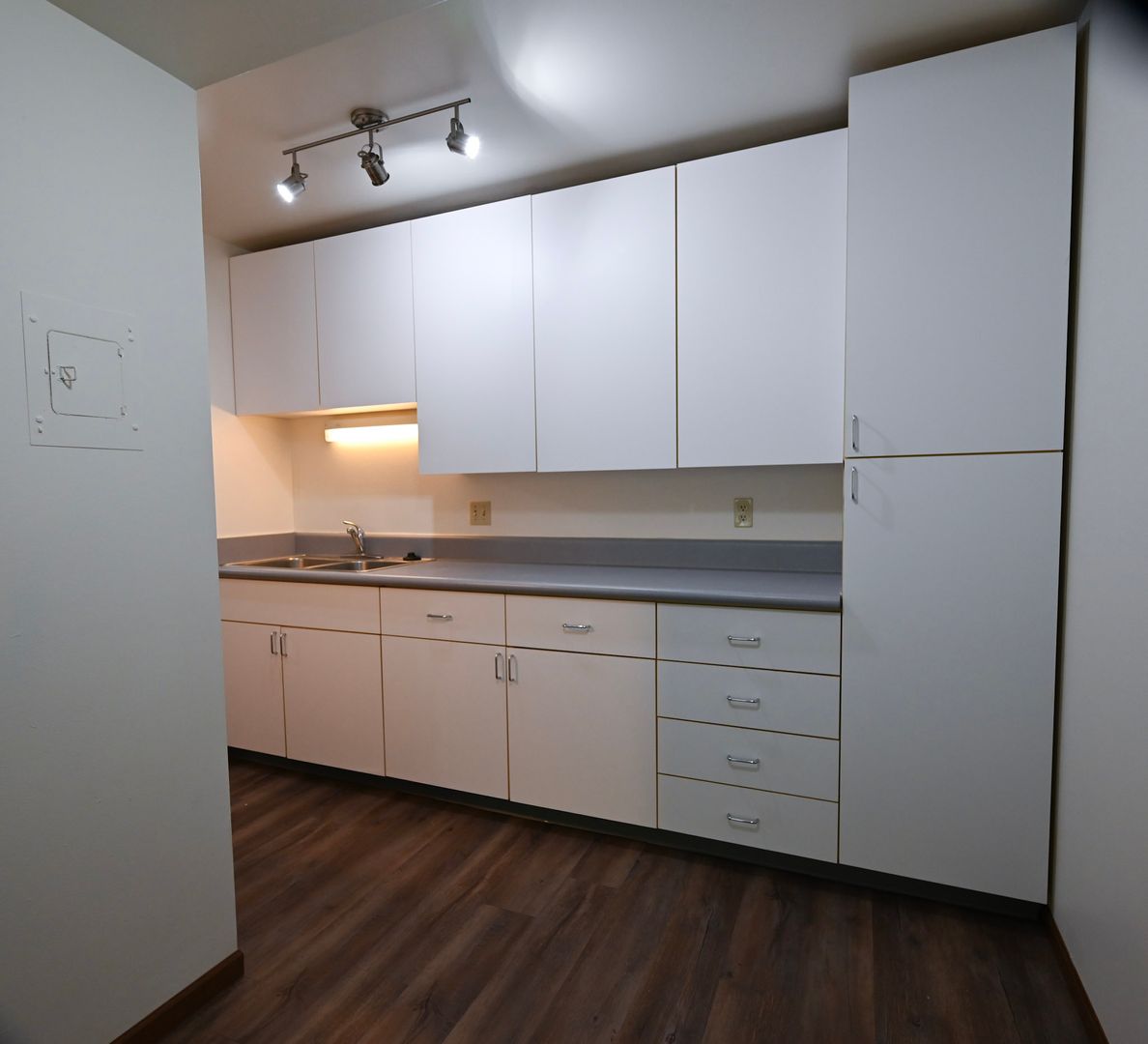 Madison Apartment: 1001 GILBERT ROAD