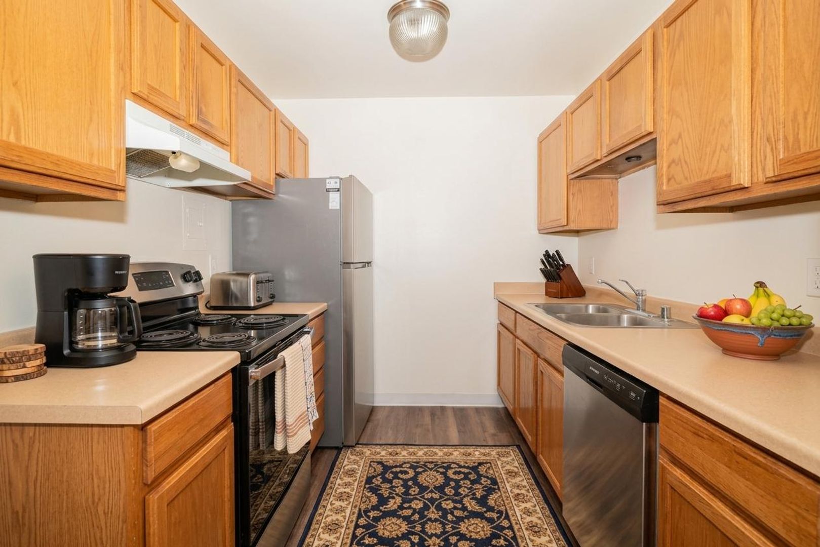 Sun Prairie Apartment: 242 Amber Trail