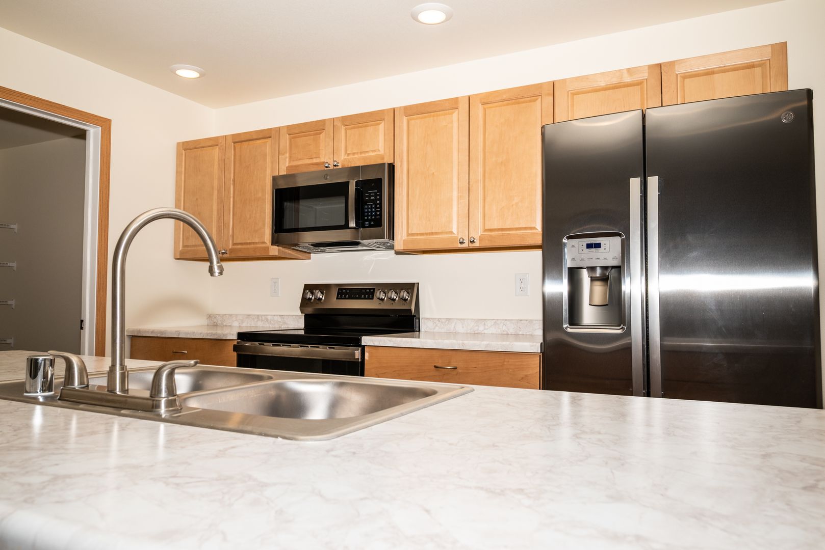 Tomah Apartment: 400 Larkin Street