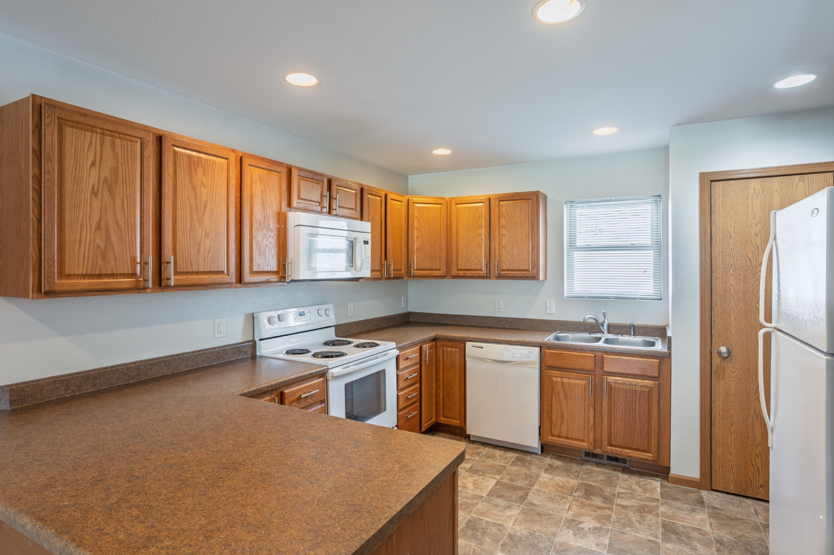 Dubuque Apartment: 815-829 Hawkeye Drive