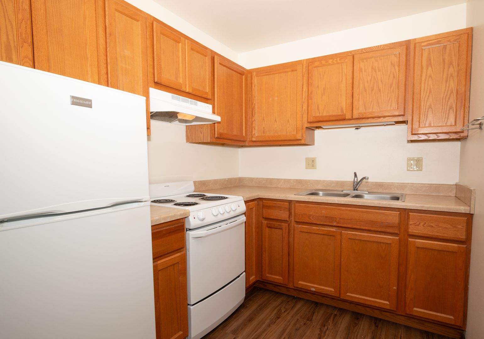 Sun Prairie Apartment: 617-736 Chase Boulevard