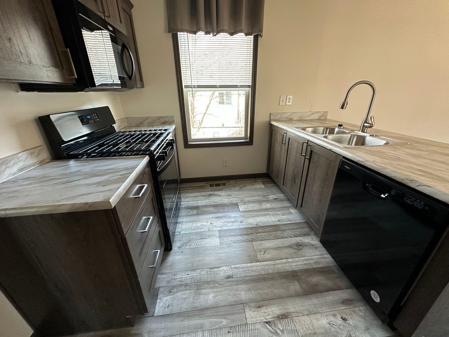 BARABOO Apartment: E12505 CTY RD W