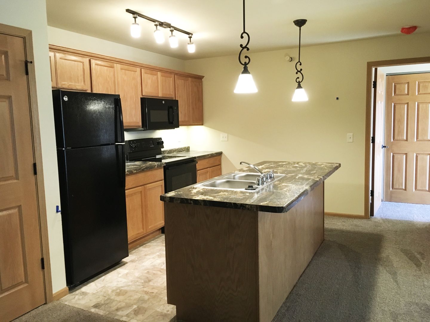 Tomah Apartment: 1010-1028 Berry Avenue