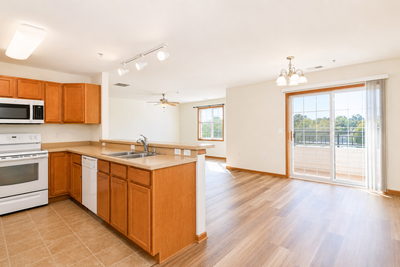 Oregon Apartment: 101 Elliot Lane - 218 Wolfe Street
