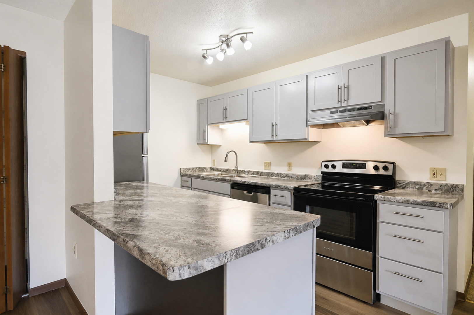 Tomah Apartment: 202-260 Murdock St