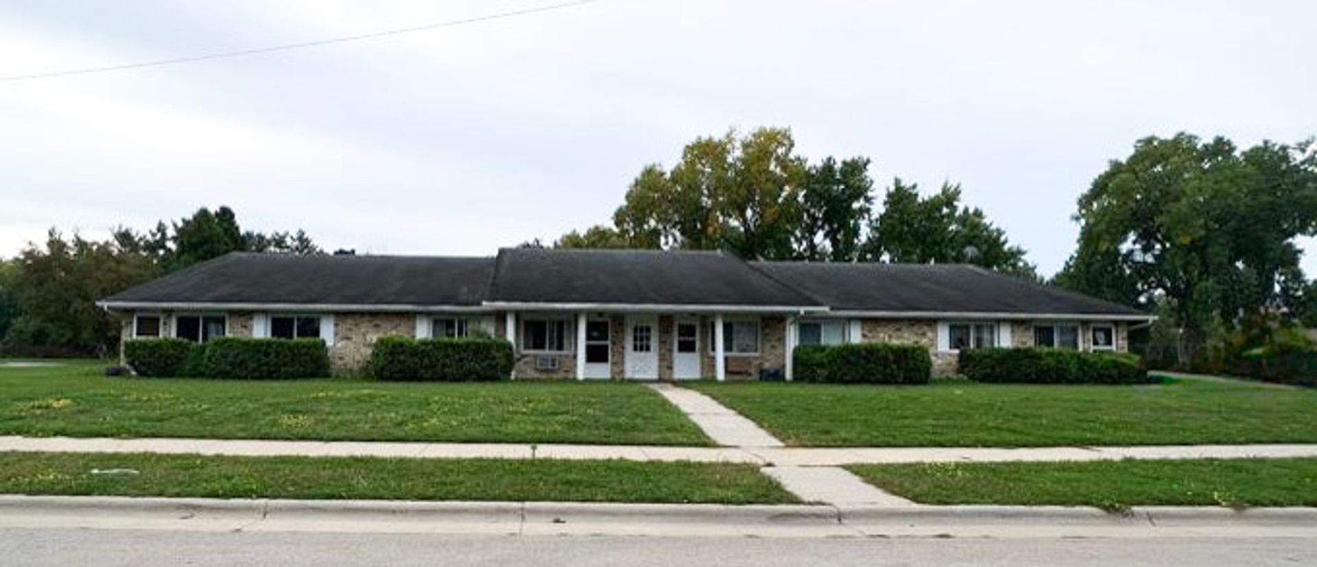 Sun Prairie Apartment: 617-736 Chase Boulevard