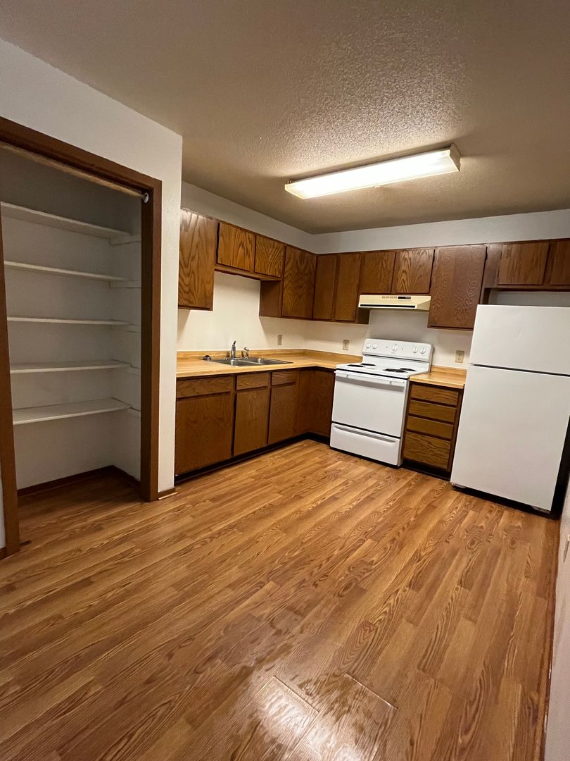 Mauston Apartment: 532-536 Jefferson Street