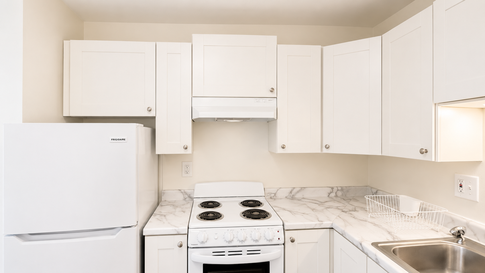Sun Prairie Apartment: 617-736 Chase Boulevard