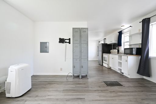Studio Apartment at Vine Street Apartments - FIRST MONTH FREE! – photo 1