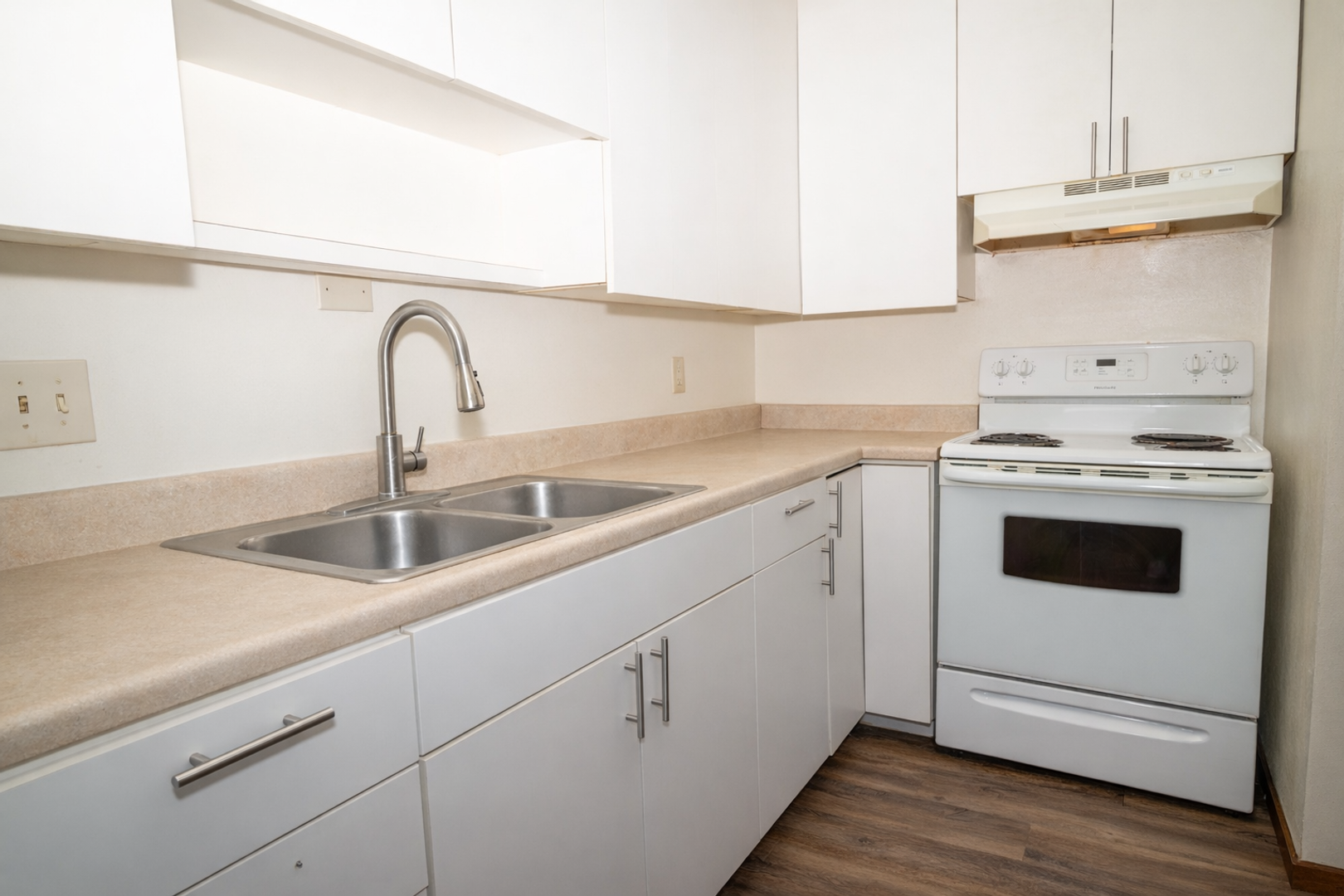 Madison Apartment: 1001-1009 GILBERT ROAD