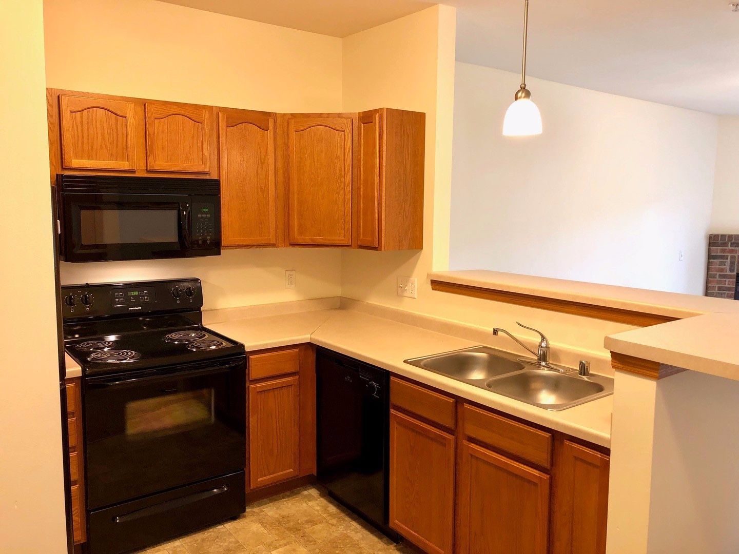 BARABOO Apartment: 915 ELLIS Avenue