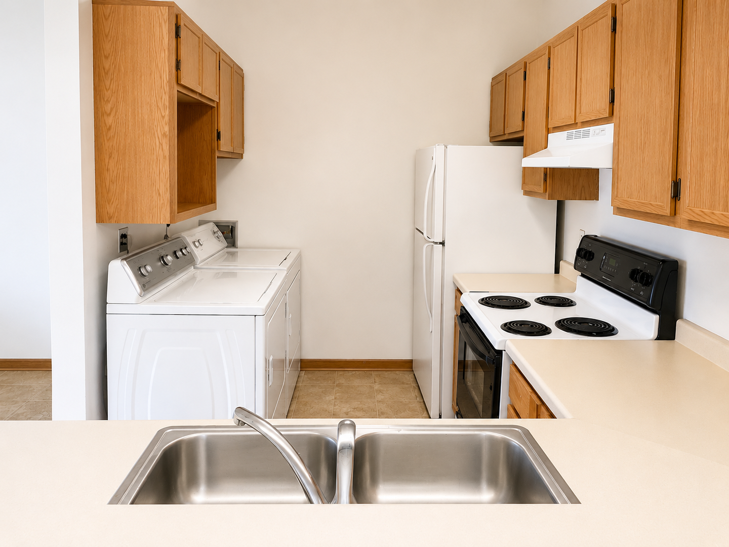 Cottage Grove Apartment: 601 E. Oak St.
