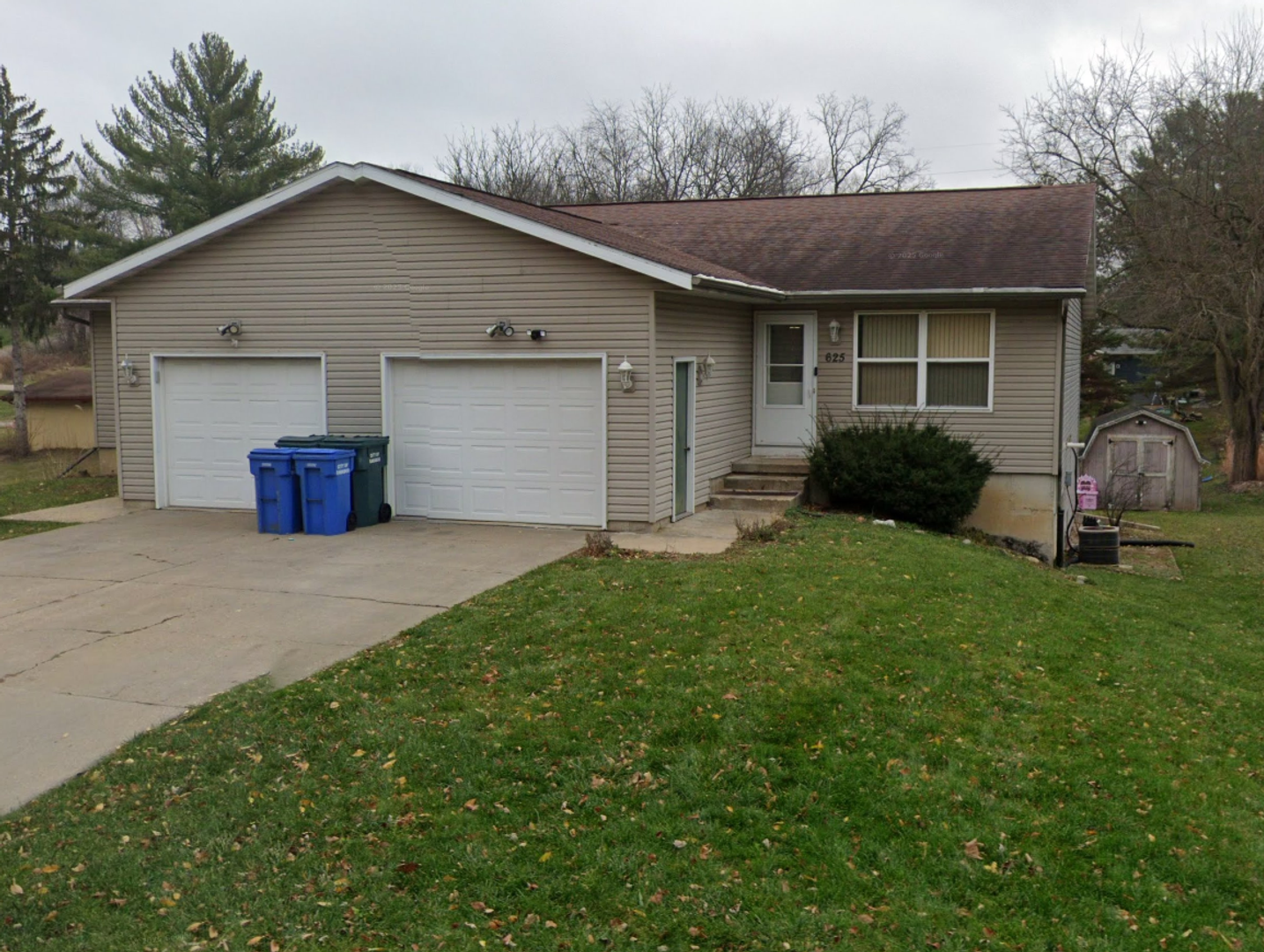 Baraboo Apartment: 625 Ellis Avenue