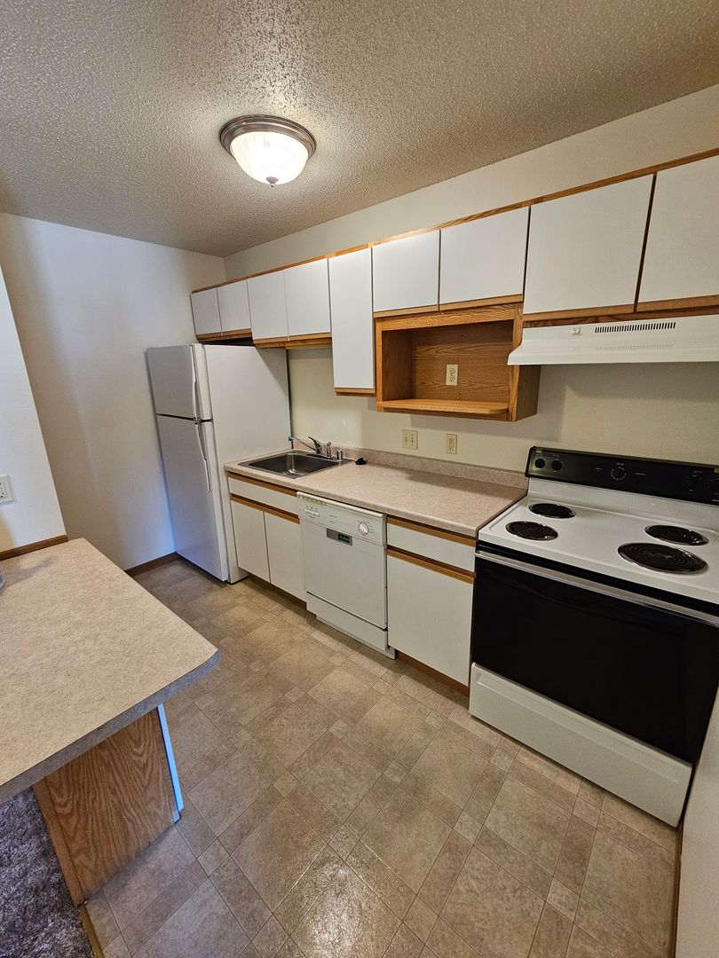 Tomah Apartment: 202-260 Murdock St