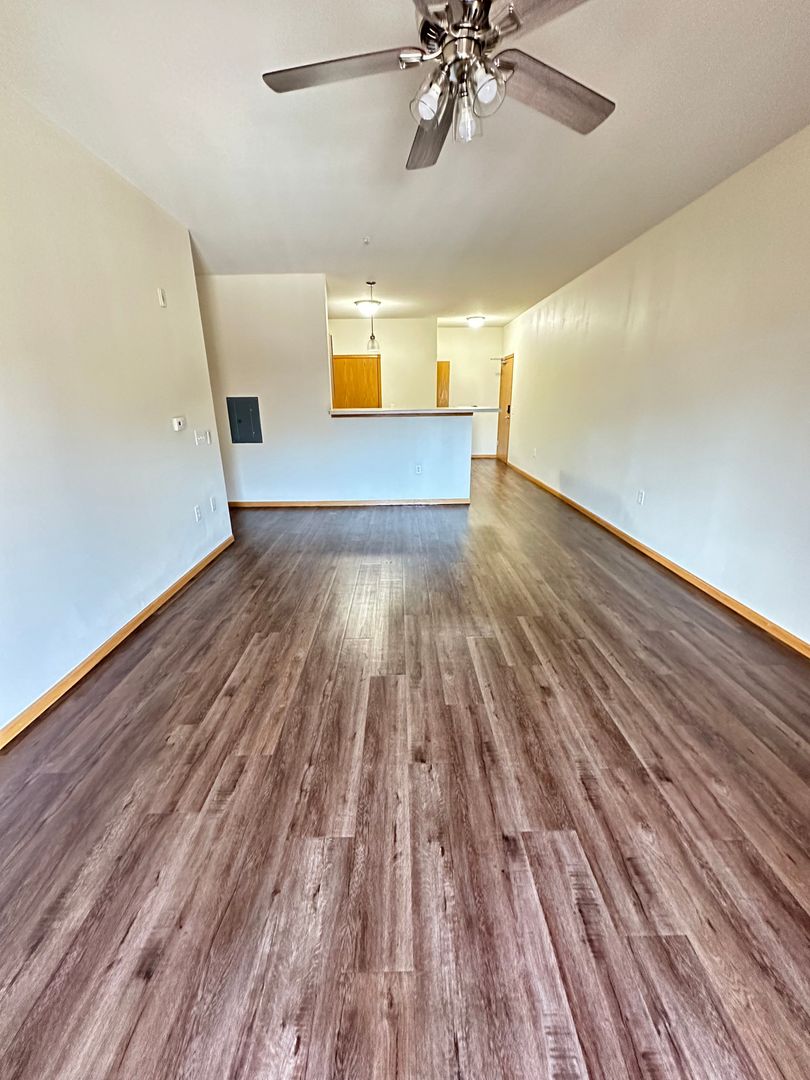 BARABOO Apartment: 915 ELLIS Avenue