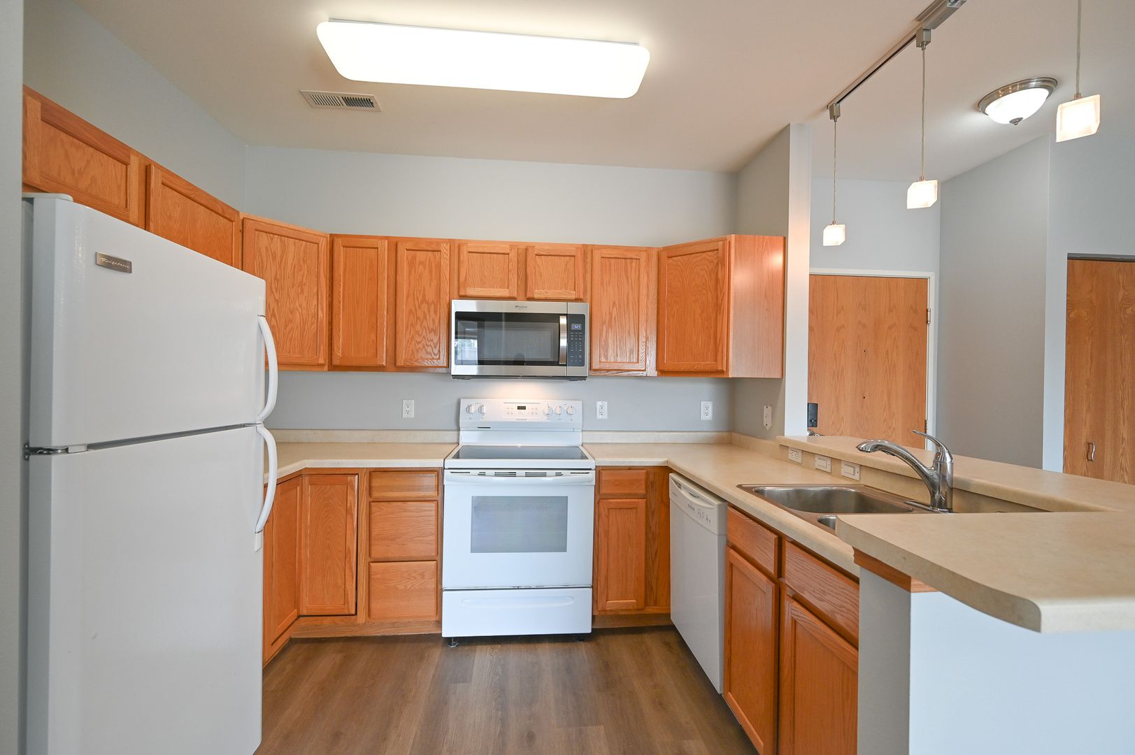 Oregon Apartment: 101 Elliot Lane - 218 Wolfe Street