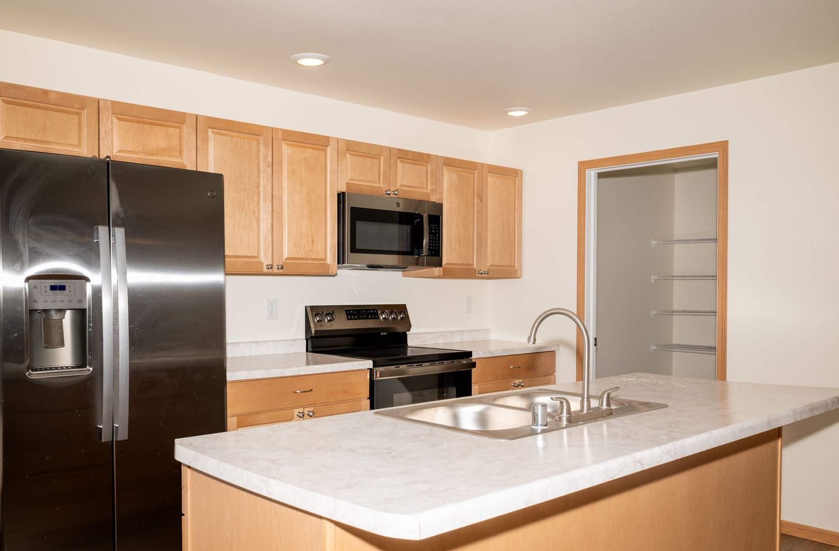 Tomah Apartment: 400 Larkin Street