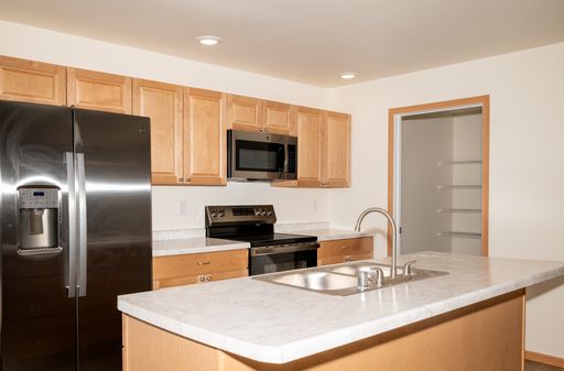 2 Bed / 1.5 Bath Apartment at Slate – photo 1