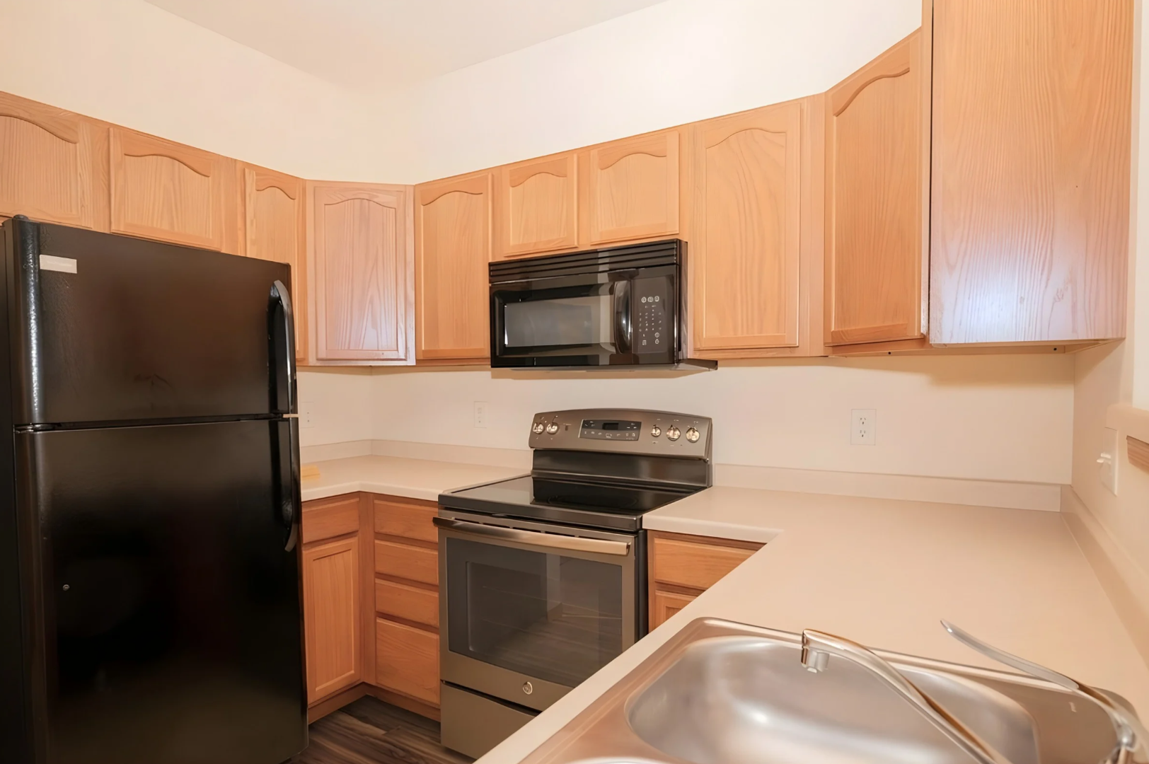 BARABOO Apartment: 915 ELLIS Avenue