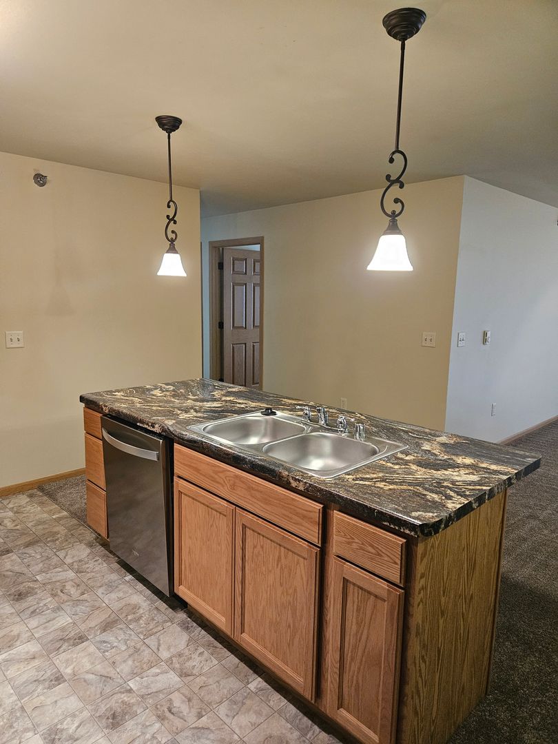 Tomah Apartment: 1010-1028 Berry Avenue