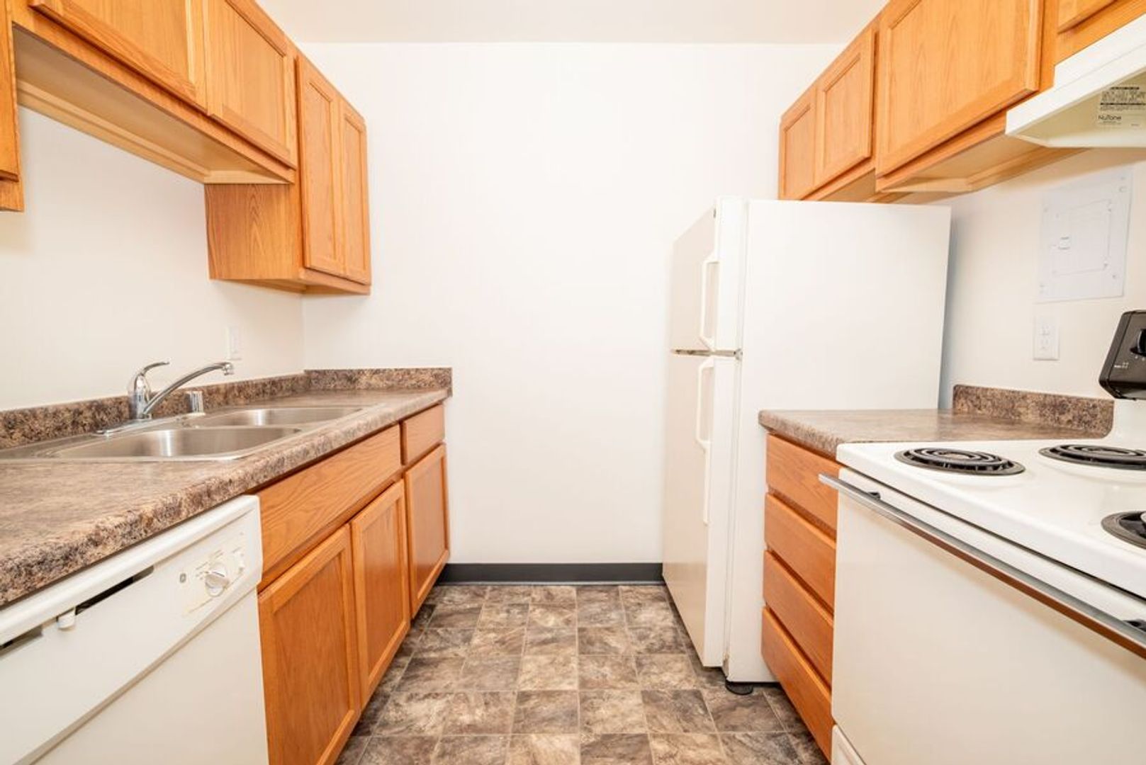 Sun Prairie Apartment: 242 Amber Trail