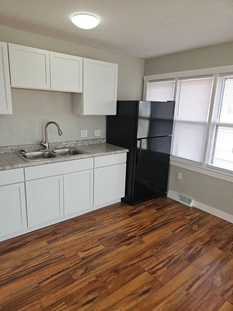 Tomah Apartment: 603 & 603 1/2 N. Superior Ave.