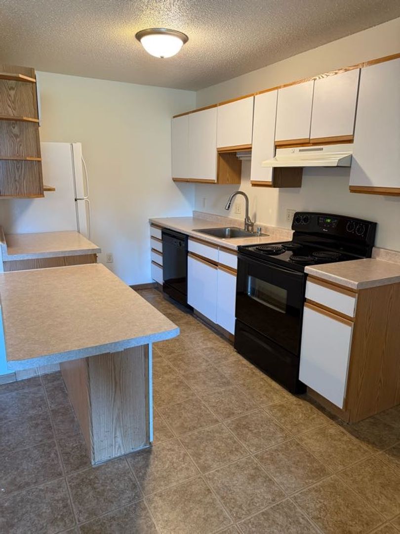 Tomah Apartment: 202-260 Murdock St