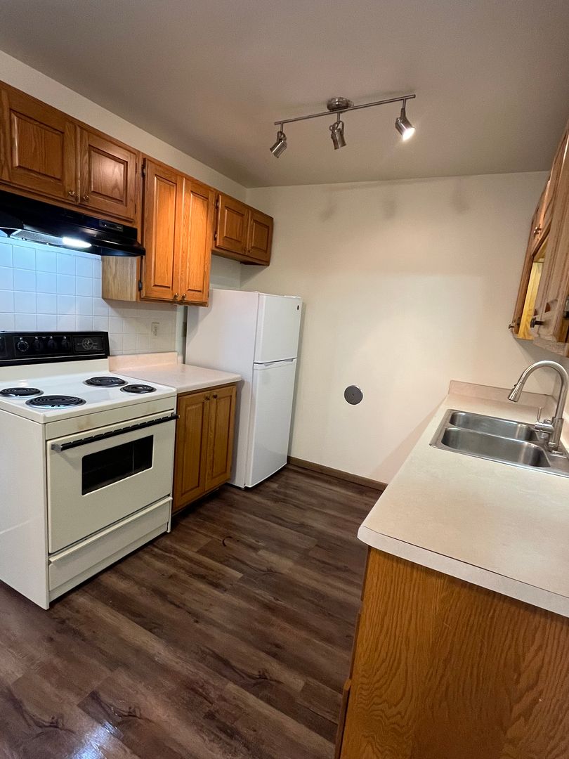 Arena Apartment: 101 Sharon Street