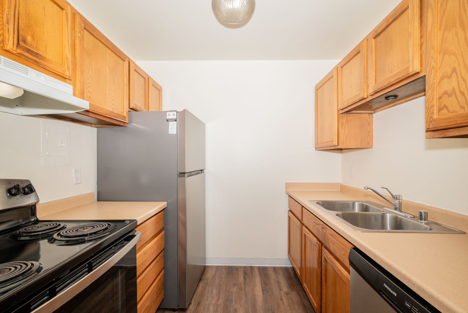 Sun Prairie Apartment: 242 Amber Trail
