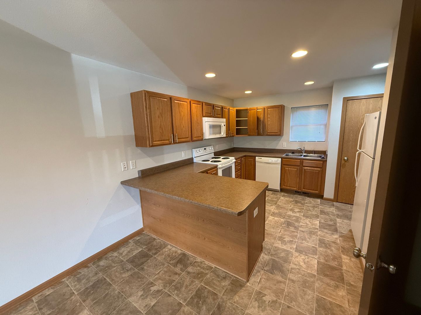 Dubuque Apartment: 815-829 Hawkeye Drive