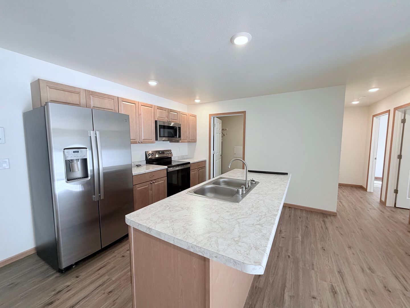 Tomah Apartment: 400 Larkin Street