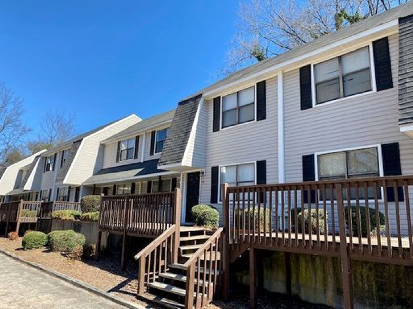 Rome Apartment: 601 Lee Ave