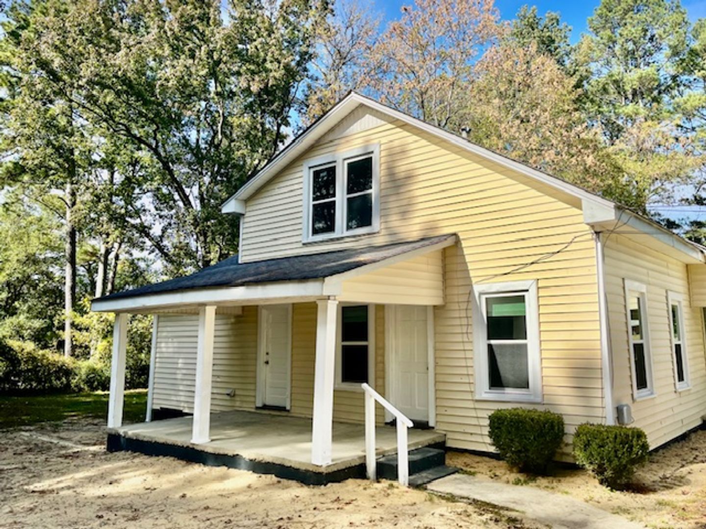 Rome Apartment: 102 Tyler Street