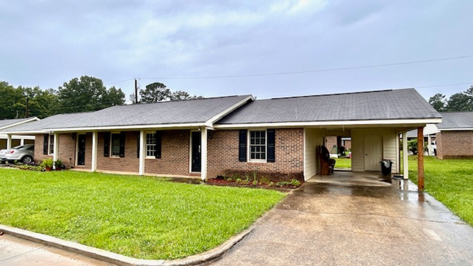 Rome Apartment: 180 Hennon Drive