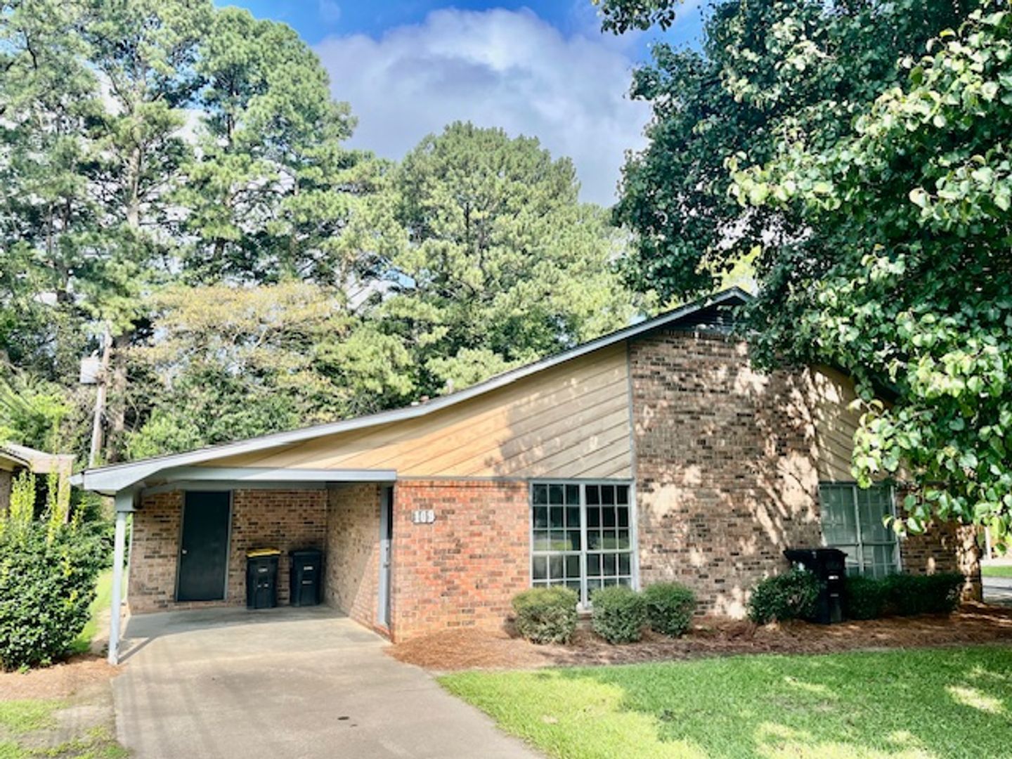 Rome Apartment: 109 Elliott Drive