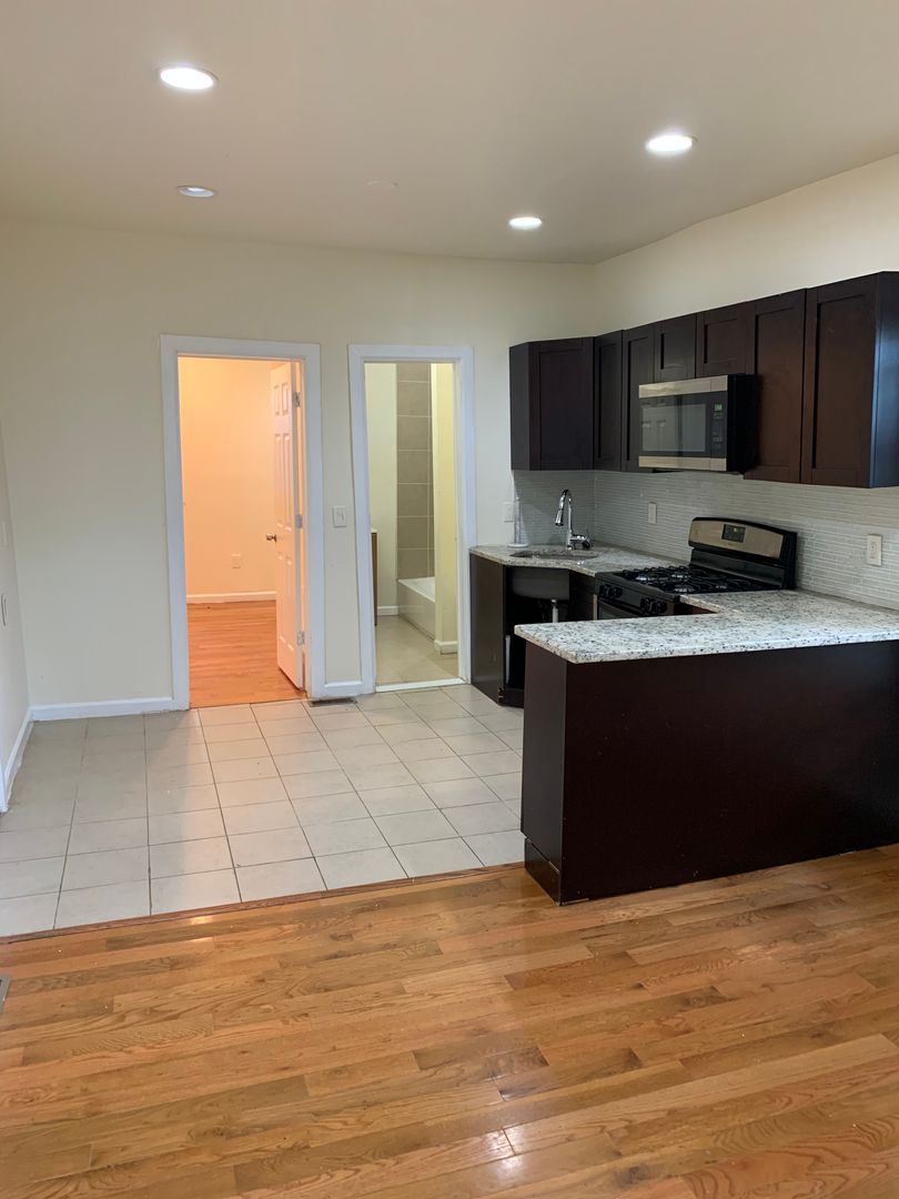 Newark Apartment: 54 Kent Street