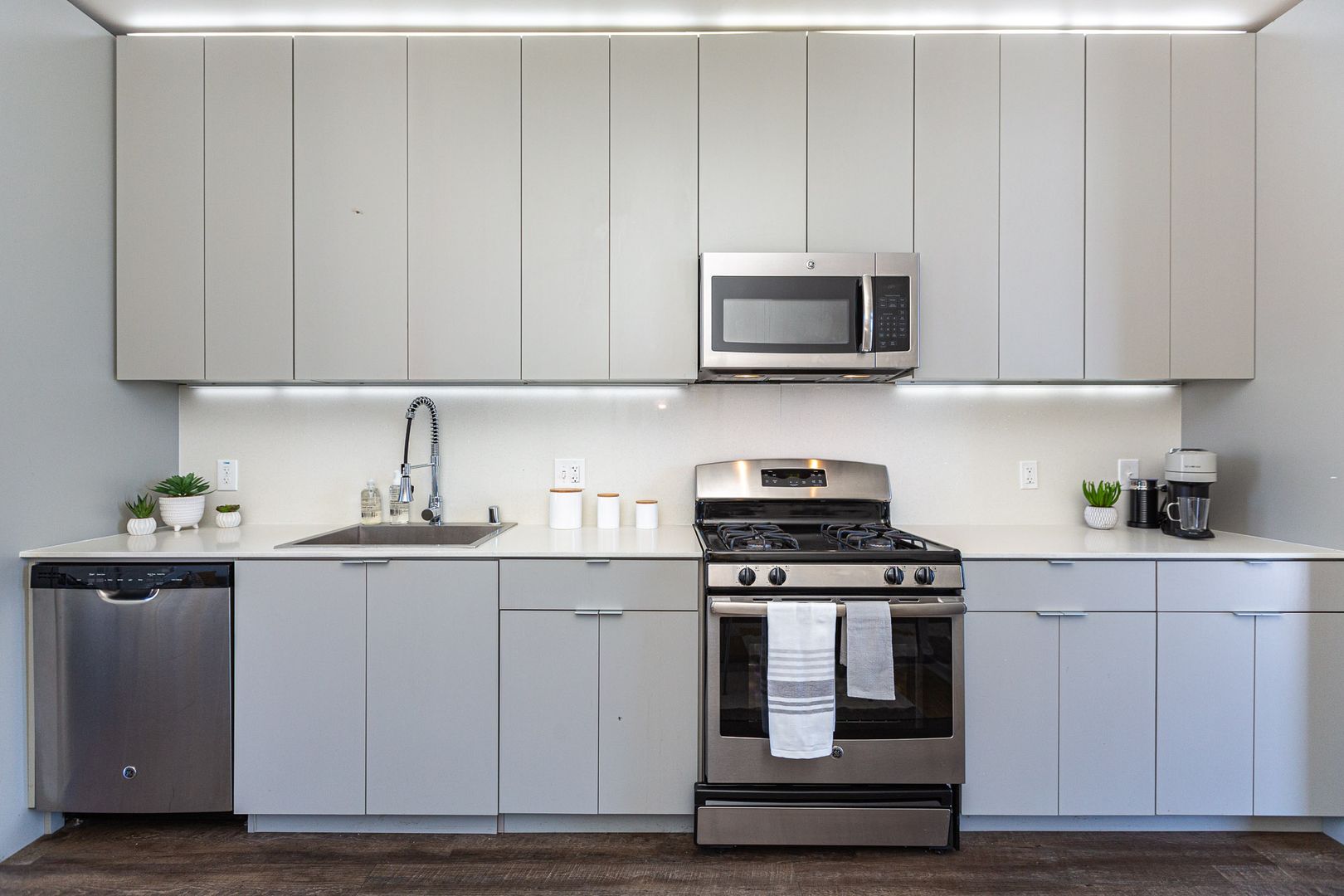 Berkeley Apartment: 2201 Dwight Way