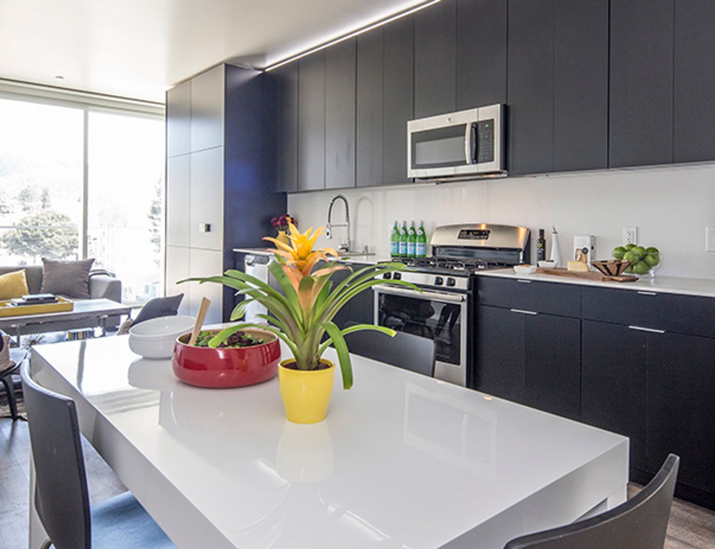 Berkeley Apartment: 2201 Dwight Way