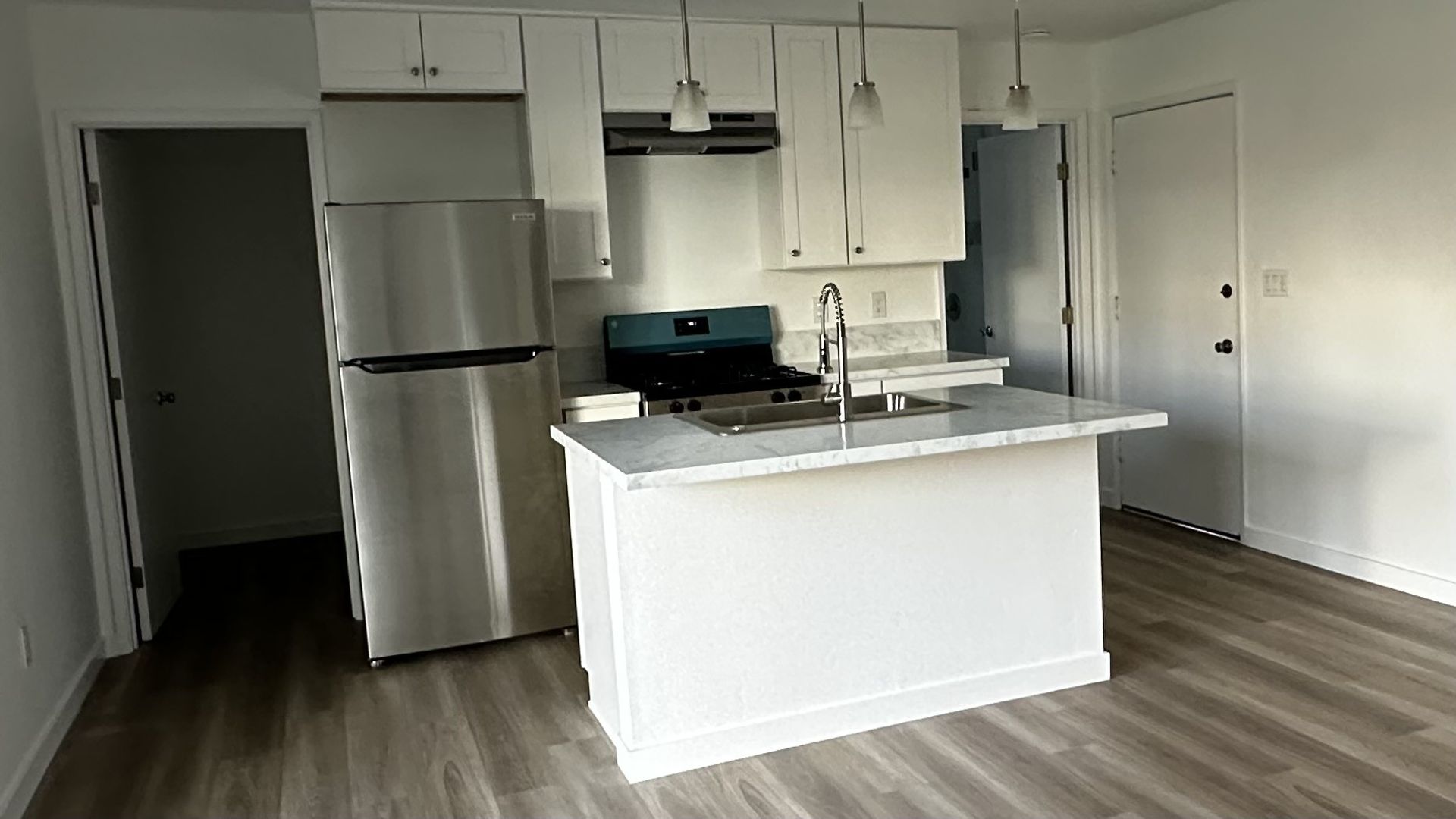 Goleta Apartment: Oasis Apartments