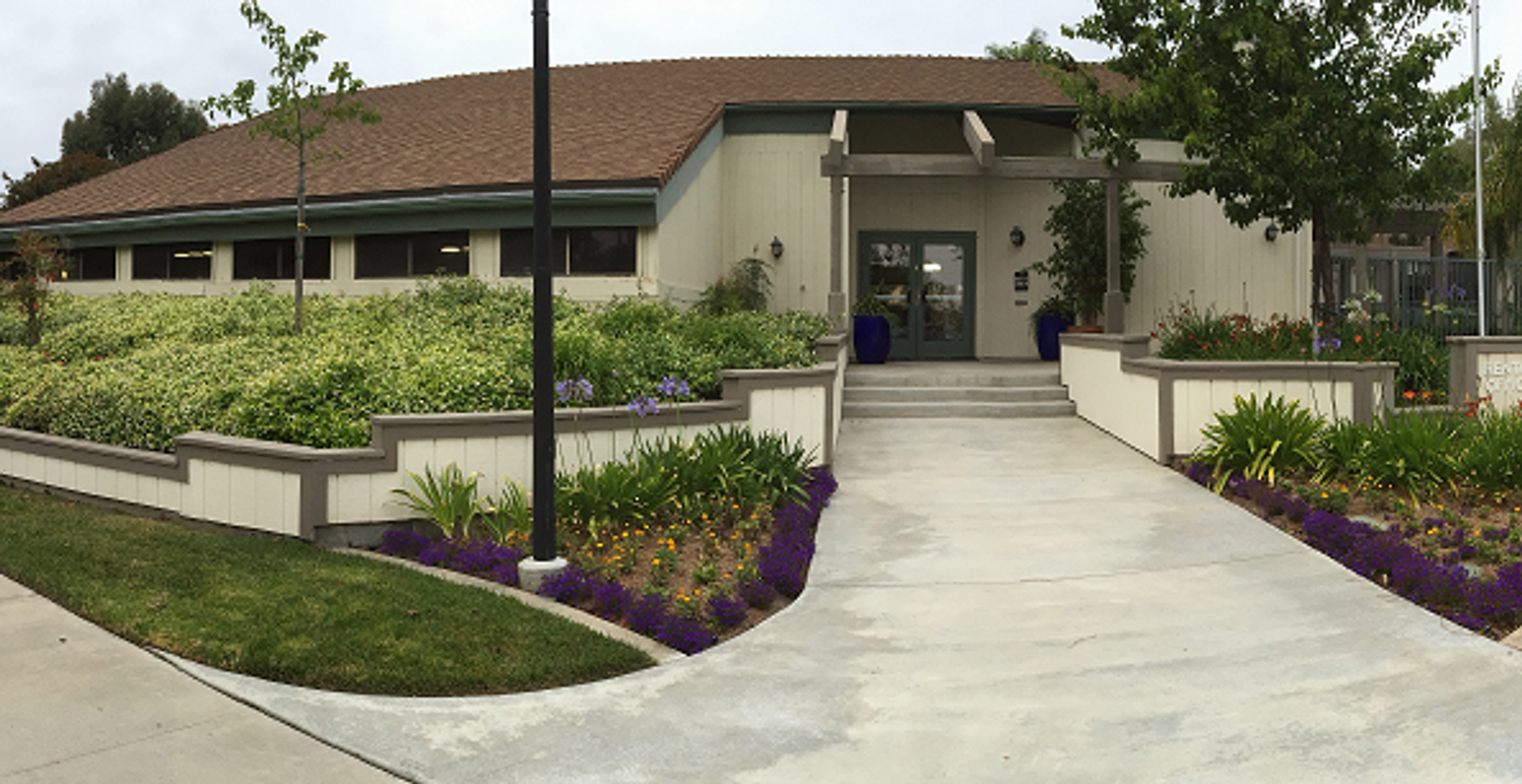 Oxnard Apartment: Cedar Glen