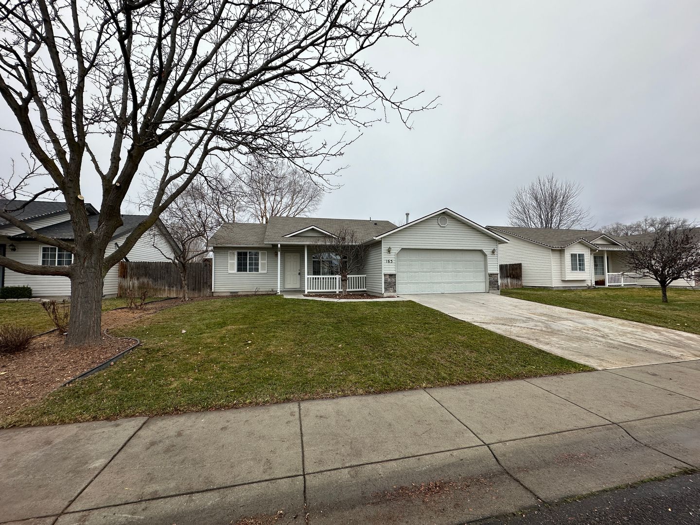 Middleton House: 165 Eaton Rd