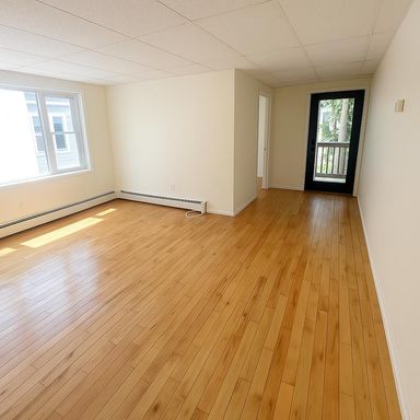 Where Convenience Meets Comfort – Just Minutes from Downtown – photo 1