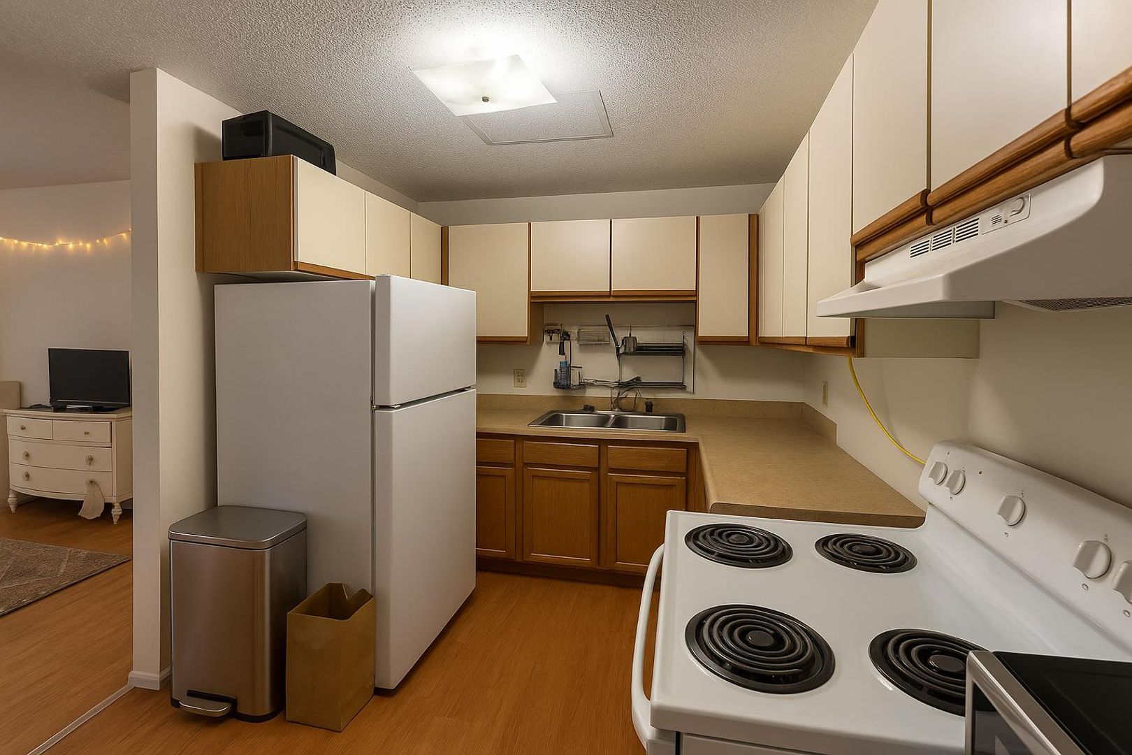 Burlington Apartment: 66 Hungerford Terrace