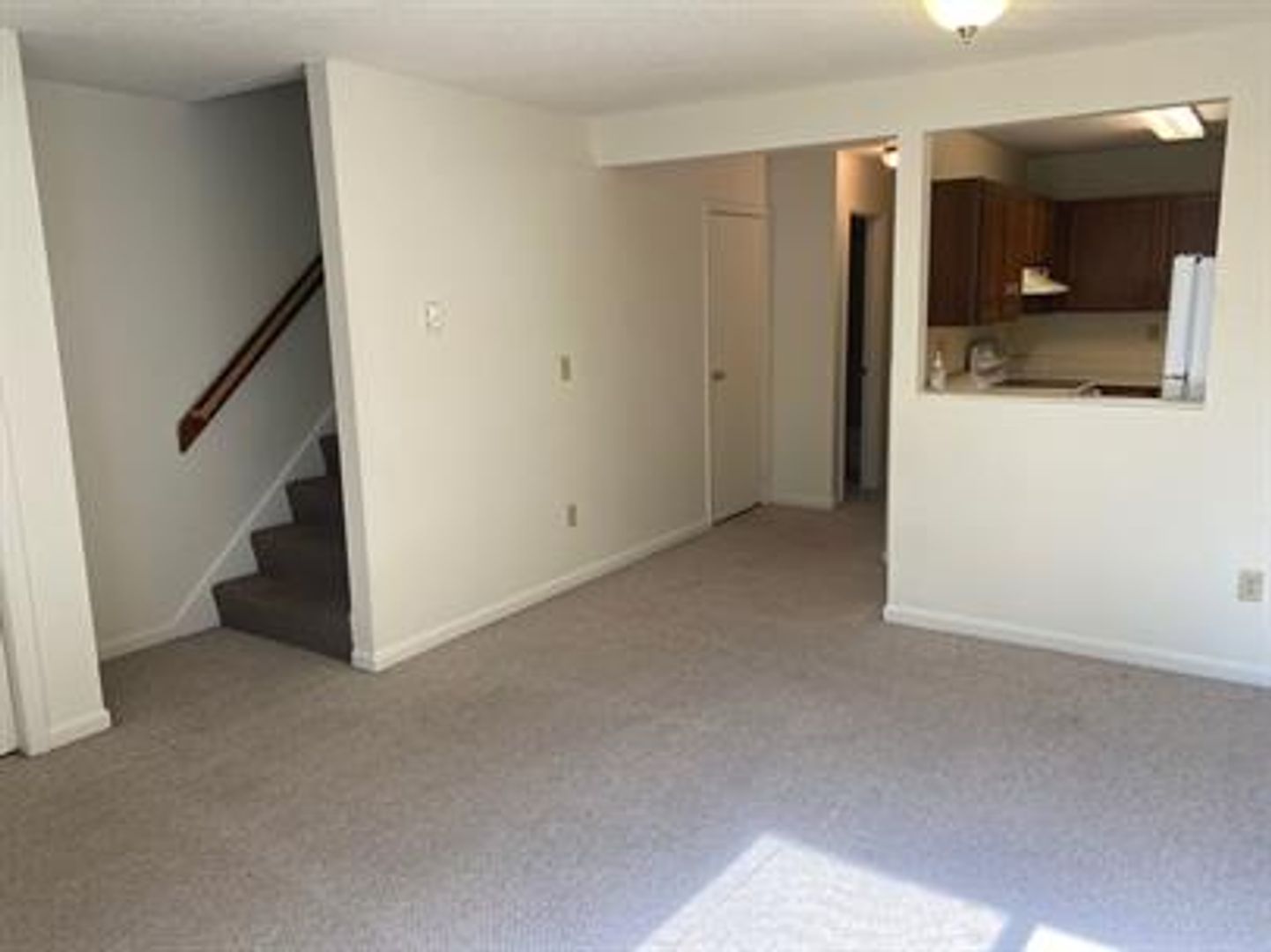 Burlington Apartment: 84 Buell Street