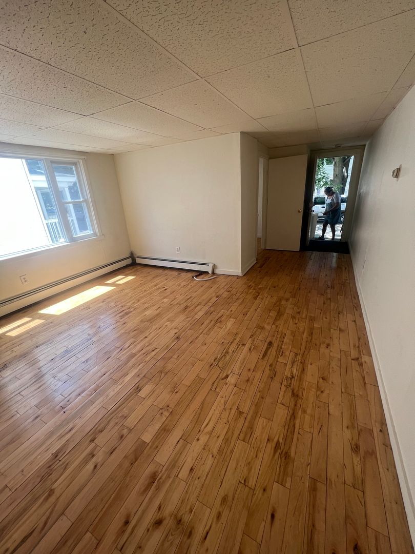 Burlington Apartment: 40 Converse Court